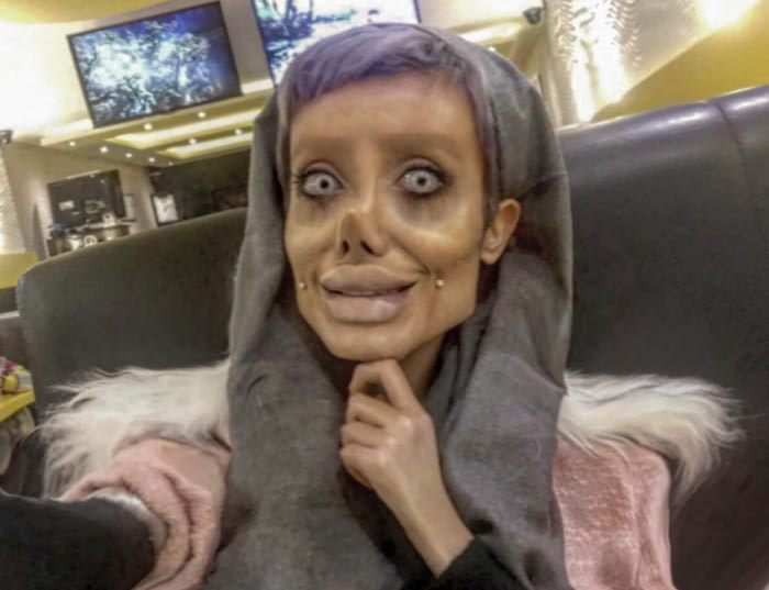 Тя мечтаеше да прилича на Анджелина Джоли и се подложи на 50 пластични операции, но ето какво стана! 15