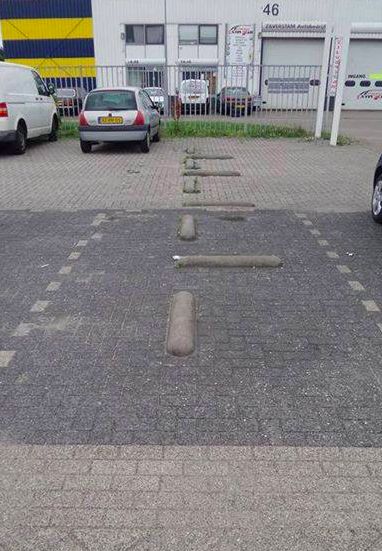 Със сигурност няма да можете да паркирате тук, дори и да искате! Най-безумните паркинги на света! 11