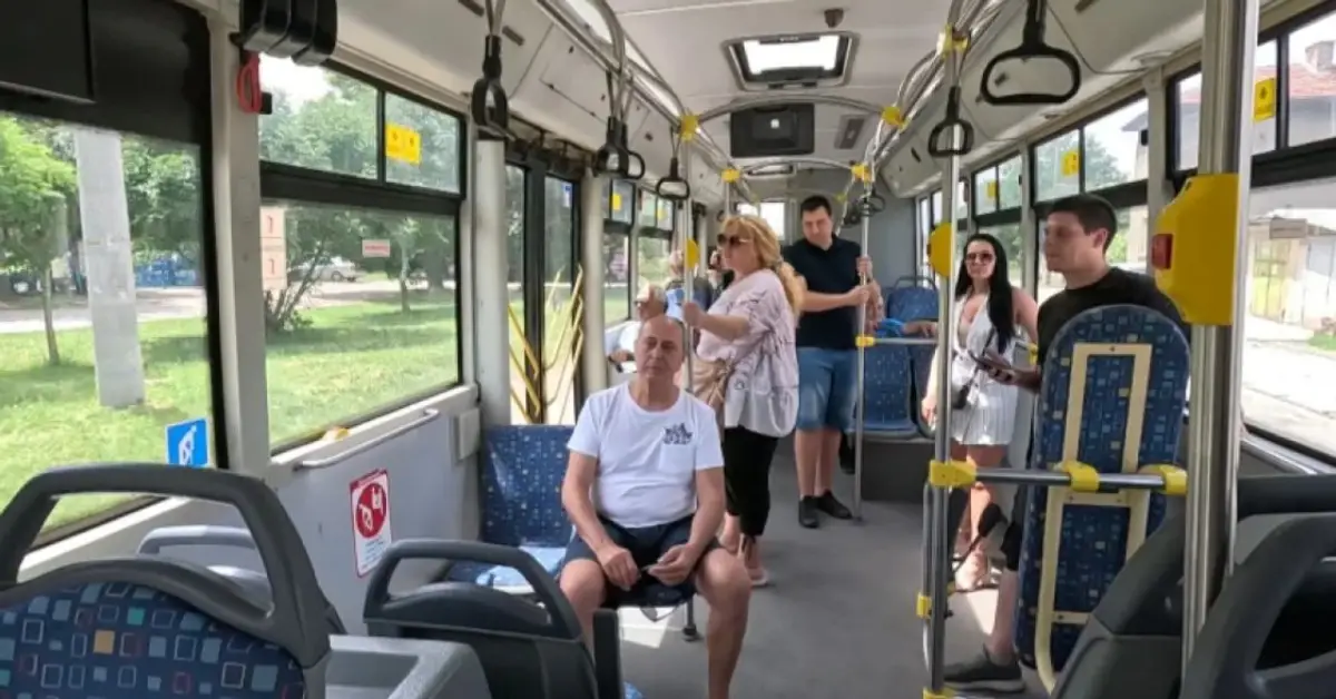 Опит за отвличане на автобус в Бургас: мъж вся паника сред пътници и персонал muj avtobyst