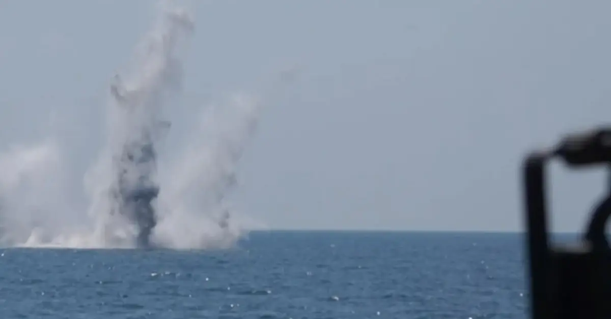 Ракетен удар по танкери в Ормузкия проток: Загина моряк, има ранени Ракетен удар по танкери в Ормузкия проток: Загина моряк, има ранени