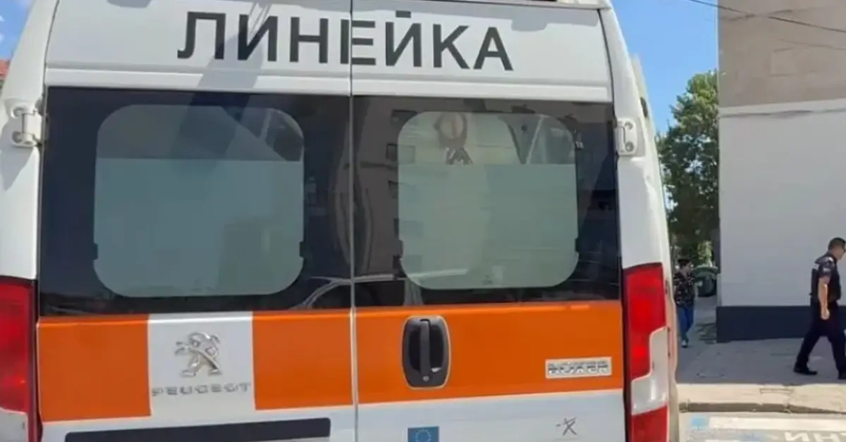 Трагедия в Хасково: Възрастна жена почина пред поликлиника в най-горещите часове на деня Трагедия в Хасково: Възрастна жена почина пред поликлиника в най-горещите часове на деня