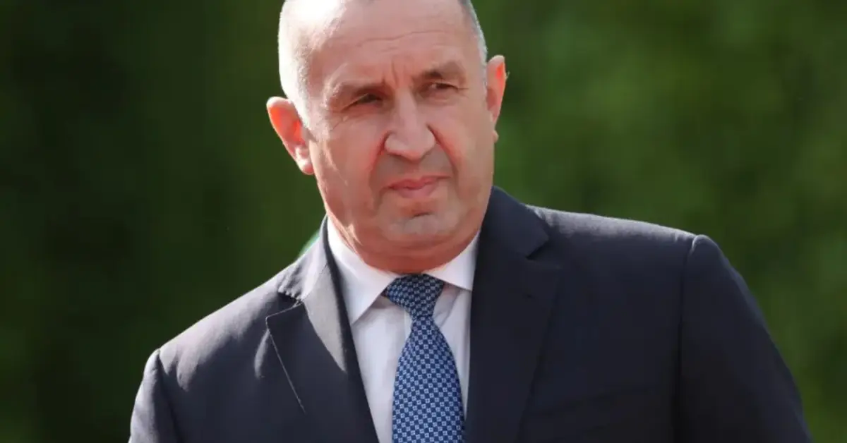 Запалиха джипа на жена от партията на Румен Радев в Сандански Запалиха джипа на жена от партията на Румен Радев в Сандански
