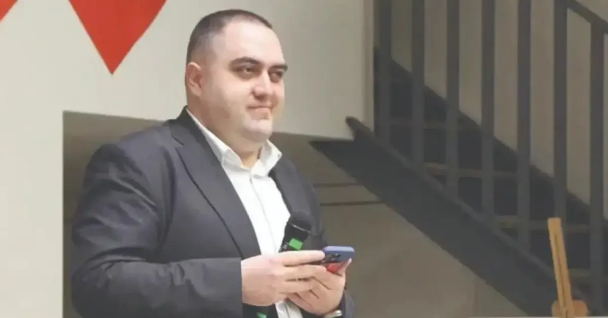 Нов скандал в София: Освободеният след случая с камерите в училищни тоалетни отново е на ръководен пост Нов скандал в София: Освободеният след случая с камерите в училищни тоалетни отново е на ръководен пост