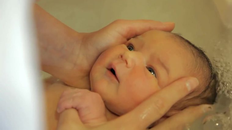 Новородено бебче, докосна сърцата на милиони хора в социалните мрежи 2