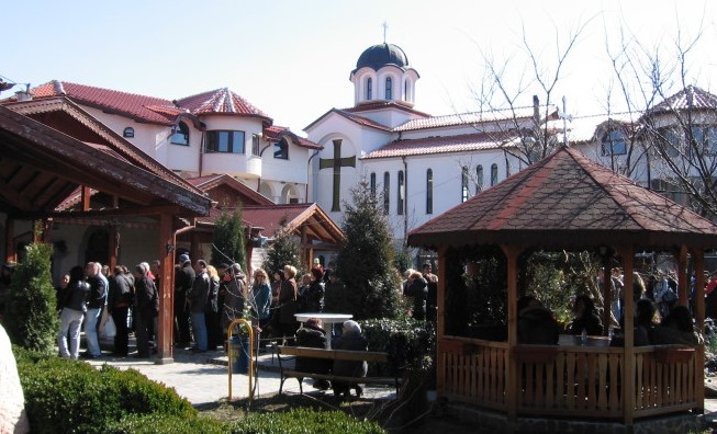 Много хора посещават манастира "Свети Мина", заради енергията там 2