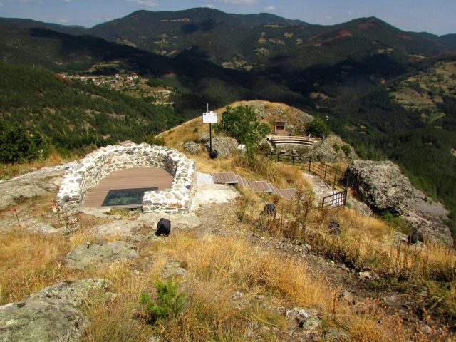 Момчилова крепост – спиращо дъха място в любимите Родопите (СНИМКИ и ВИДЕО) 3