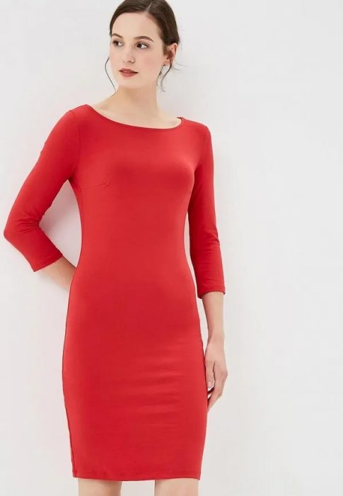 червена рокля
