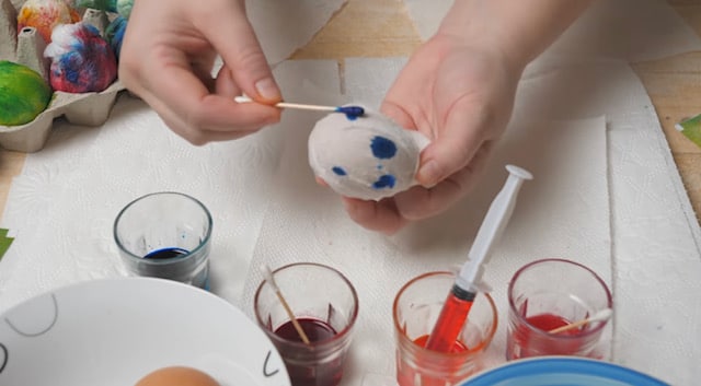 Всяко яйце е по-красиво от предишното! Най-добрата техника за боядисване досега: 4