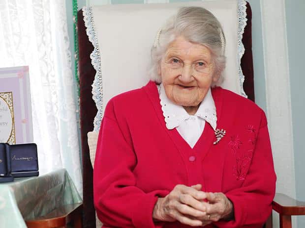 107-годишна жена, родила 8 деца, разкри тайната на дълголетието си (Снимки) 1