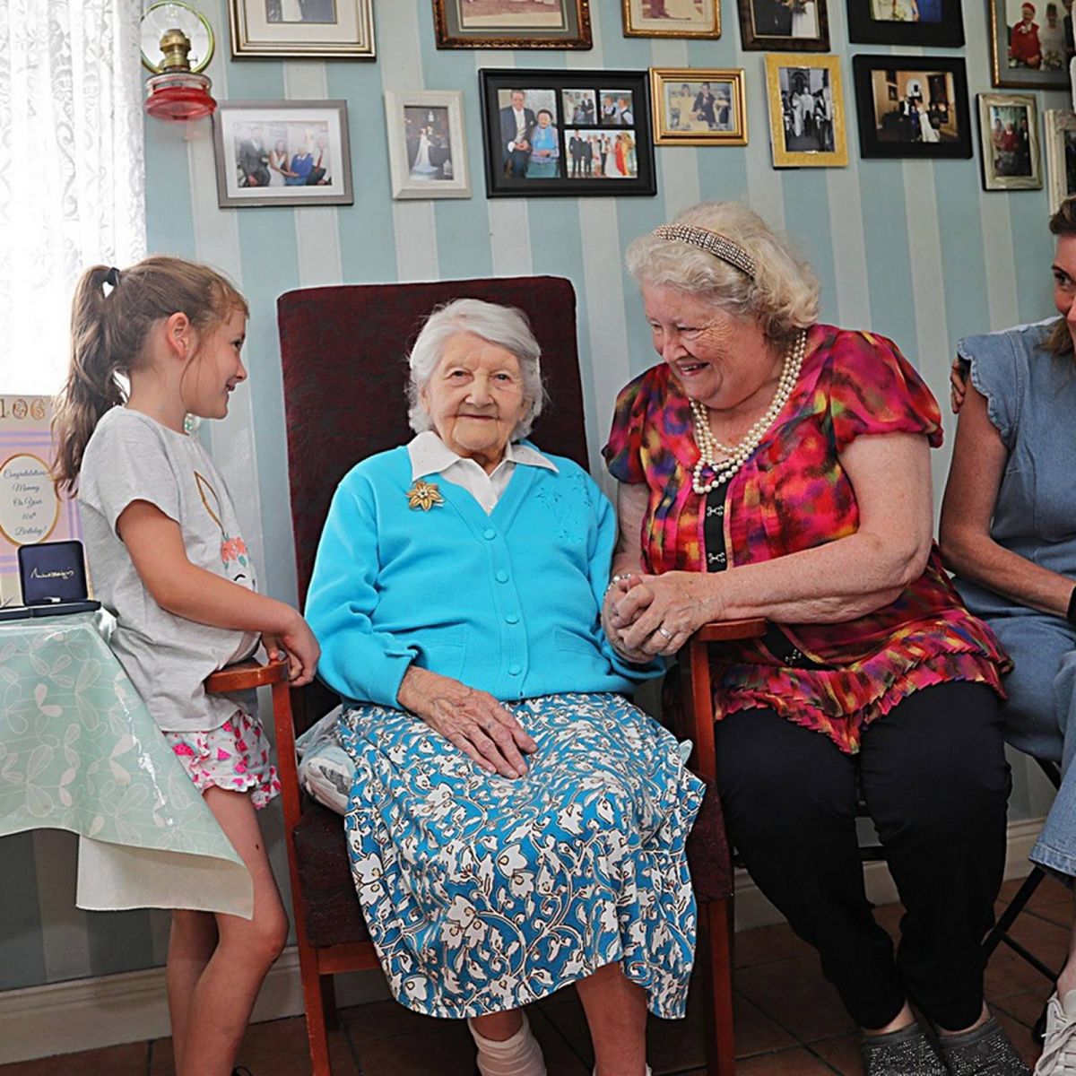 107-годишна жена, родила 8 деца, разкри тайната на дълголетието си (Снимки) 2