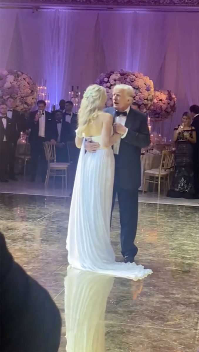 Доналд Тръмп вдигна сватба за милиони - омъжи дъщеря си за милиардер! Вижте 8-етажната торта и целия блясък (СНИМКИ): 1