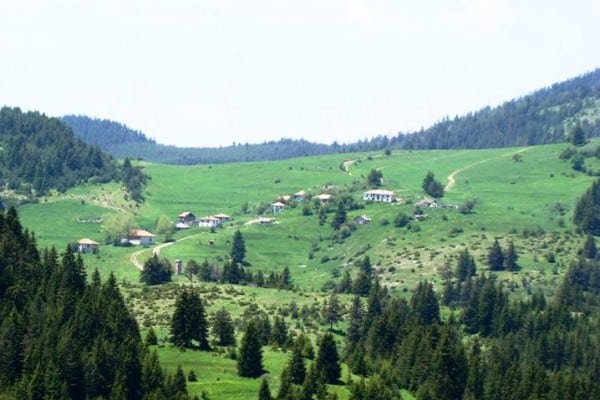 Село в Родопите без нито един жител навява безкрайна тъга / СНИМКИ 1