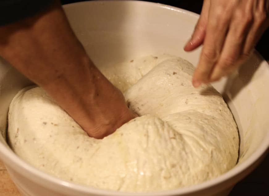Ето рецептата за прочутото Турско газирано тесто – от него стават чудо-мекици и питки: 1