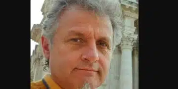 Къци Вапцаров: Прегърнал белезите на времето (Снимки с 30 години разлика) 5