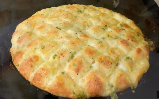 Невероятно пухкаво хлебче с богата плънка – опитайте тази различна и вкусна рецепта! ВИДЕО 4 Невероятно пухкаво хлебче с богата плънка – опитайте тази различна и вкусна рецепта! ВИДЕО 4