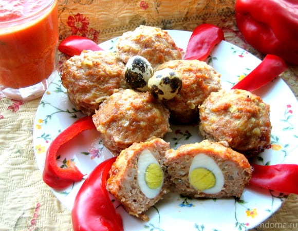Кюфтета като кюфтета, но като ги разрежеш, виждаш изненадата! Страшно са вкусни: 1