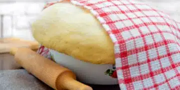 Кифлички с кашкавал и кисело мляко: бърза рецепта без мазнина, готова за 9 минути 1