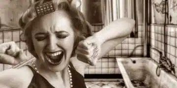 Защо жените след 50 изглеждат като бабички? Eто защо: 11