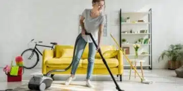 ТОП неща, които никога не трябва да почиствате с прахосмукачка 1
