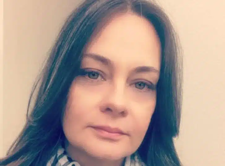 Ето как сервитьорка успя да спаси малтретирано детенце, трябваше ѝ само брилянтна идея 1