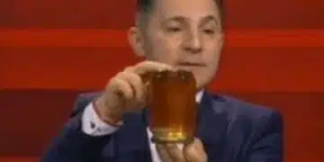 Ето какво трябва да се направи с буркан мед, при това още при покупка, за да разберем дали медът е истински или не 6