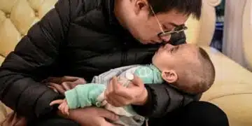 За да осигури лекарство за сина си, млад мъж се принуждава да си направи собствена лаборатория... 5