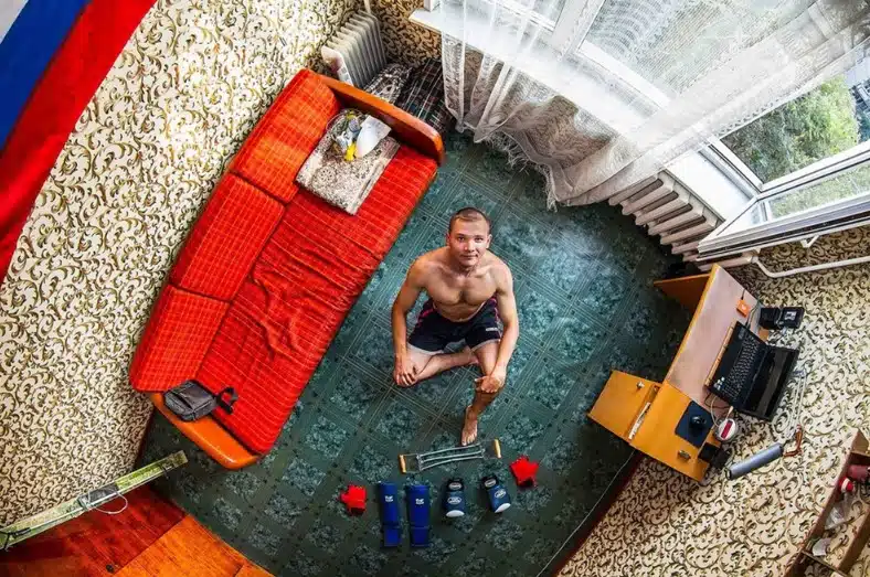 Проектът „Моята стая“ на френски фотограф придоби широк интерес – той показва как се различават спалните на младите хора по света 3