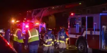 За да спаси свой съсед по време на пожар, мъж изкатери 3-етажна сграда без да бъде обезопасен! 1