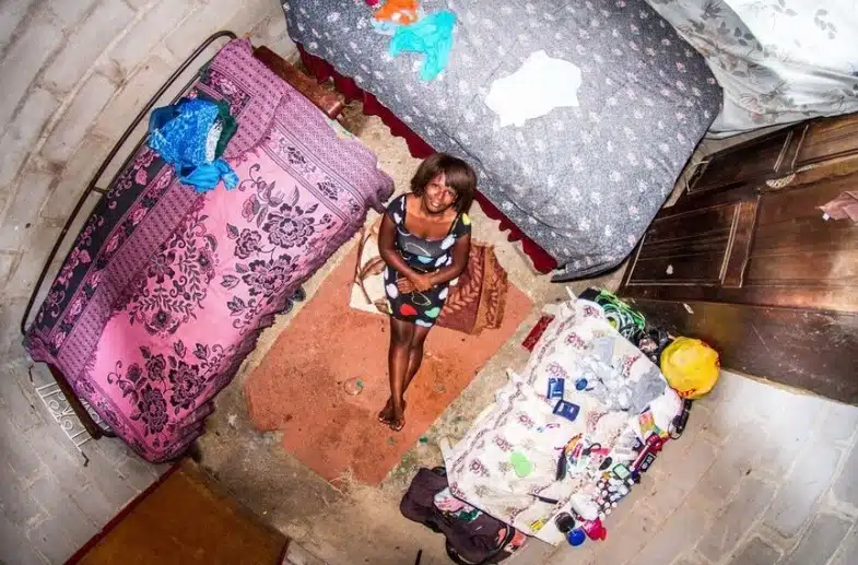 Проектът „Моята стая“ на френски фотограф придоби широк интерес – той показва как се различават спалните на младите хора по света 6