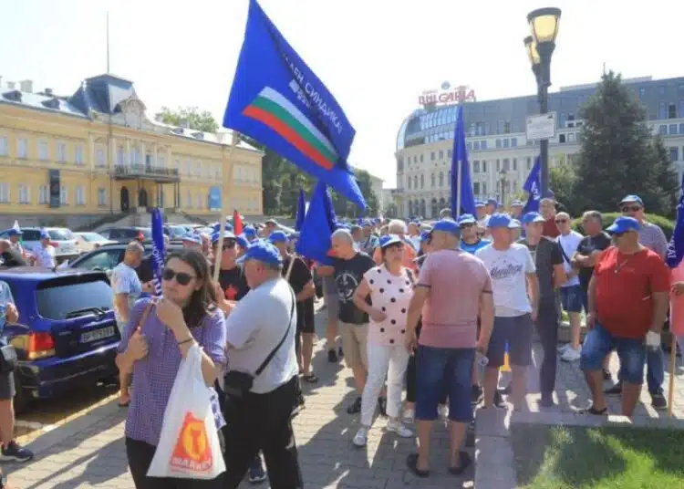 Протестите за заплатите на спешните медици и шофьори се подновяват! Обмислят се и палаткови лагери! 1