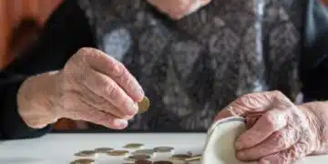 Предлагат линията на бедност от 2024 година да стане на 646 лева 6