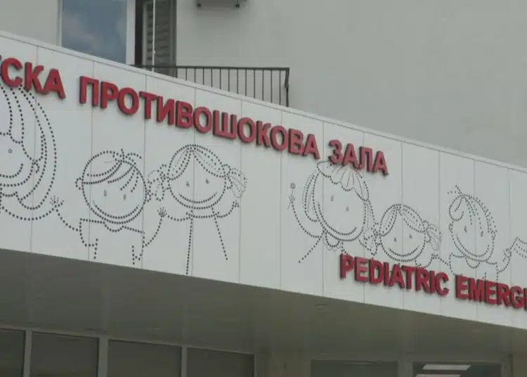 Депутат разигра сцена в „Пирогов“, заплашваше и настояваше да изведат дете от шоковата зала, за да прегледат неговото! 1