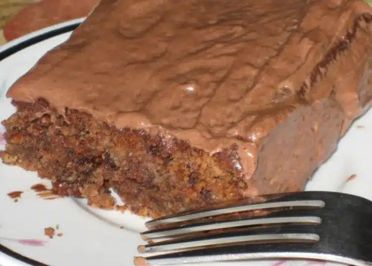 Шоколадова торта с ядки - изтънчен десерт за вкусни моменти 1