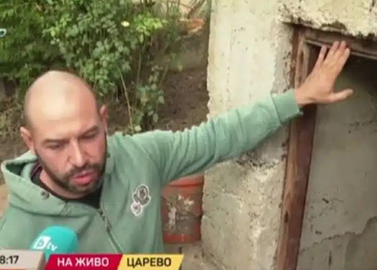 Семейство от Царево не е спало от 4 дни, ринат кал, имат нужда от помощ! 1