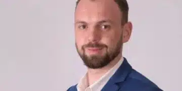 Излезе нещо любопитно във връзка с Мустафа Емин и поста му в МО... 1