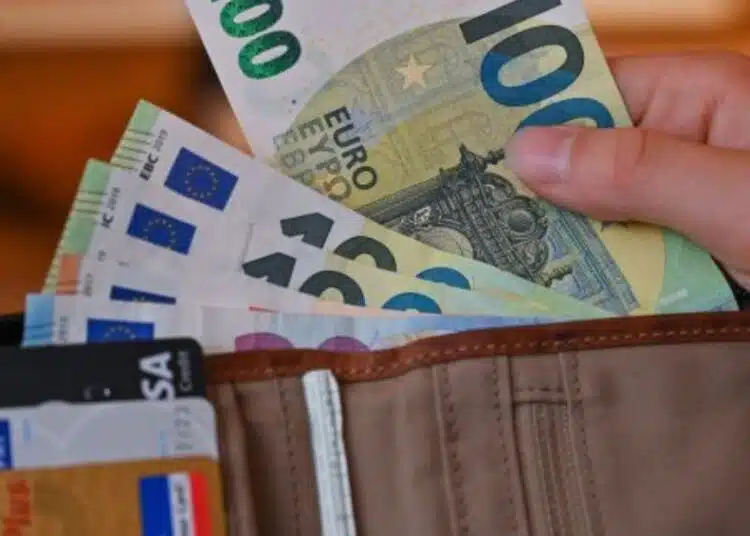 Правителството планира: Влизаме в еврозоната на 1 януари 2025 година! 1