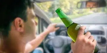 В Япония докато шофират учебни коли – бъдещите шофьори консумират алкохол, причината е много добра! 14