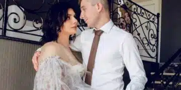 Изневеряващата Марина се омъжи за доведения си син Владимир, който е отгледала от 7-годишен, вече имат две деца 4