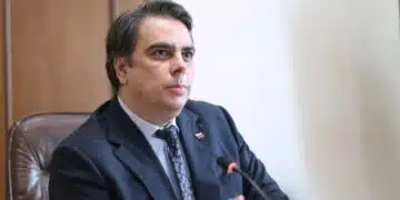 Асен Василев призова пенсионерите да разчитат за пари от близките си, а не от държавата 11