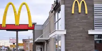 Служител на McDonald's: Снимат ви всеки път когато поръчвате с колата без да знаете 1