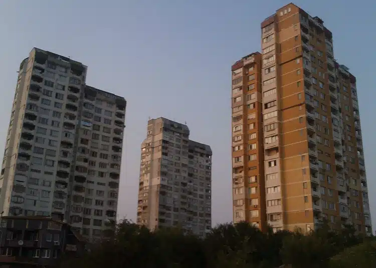 Изчислиха колко годишни заплати ни трябват, за да си купим жилище в Пловдив или София и колко в ЕС 1