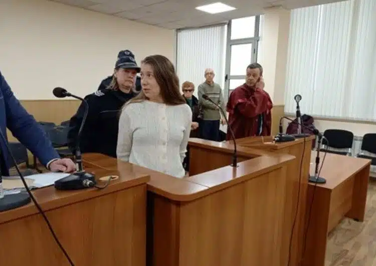 Без коментар! Това е Красимира, която размаза половинката си с гира – тя не работила, искала от него да я носи на ръце 1