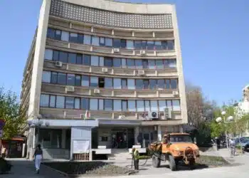 В Хасково пускат в продажба редица коли и камиони на цена от 200 лева до 11 хил. лева 9