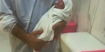 Трогателен момент във време на война и страх: Баща чу първия плач на новороденото си бебе в Газа 15