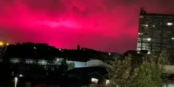 Розово сияние стъписа жителите в малък град, помислиха си, че идва краят на света 1