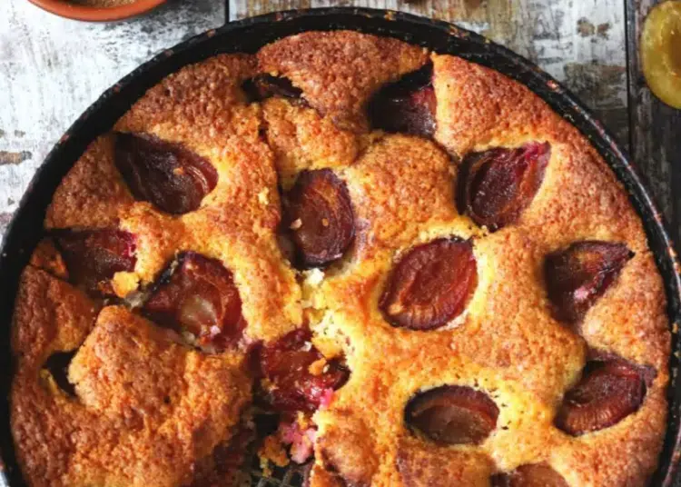 Ще пека този сладкиш, докато има сливи! Проста и много вкусна рецепта за неустоим десерт 1