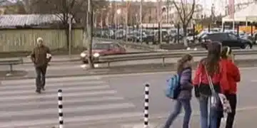 Дечица всеки ден рискуват живота си, за да достигнат училището си! Срамота – това се случва в България! 9