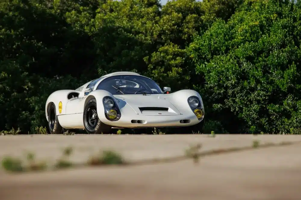 Състезателна кола Porsche 910 от 1967 г. е продадена за рекордните 2,5 милиона долара 2