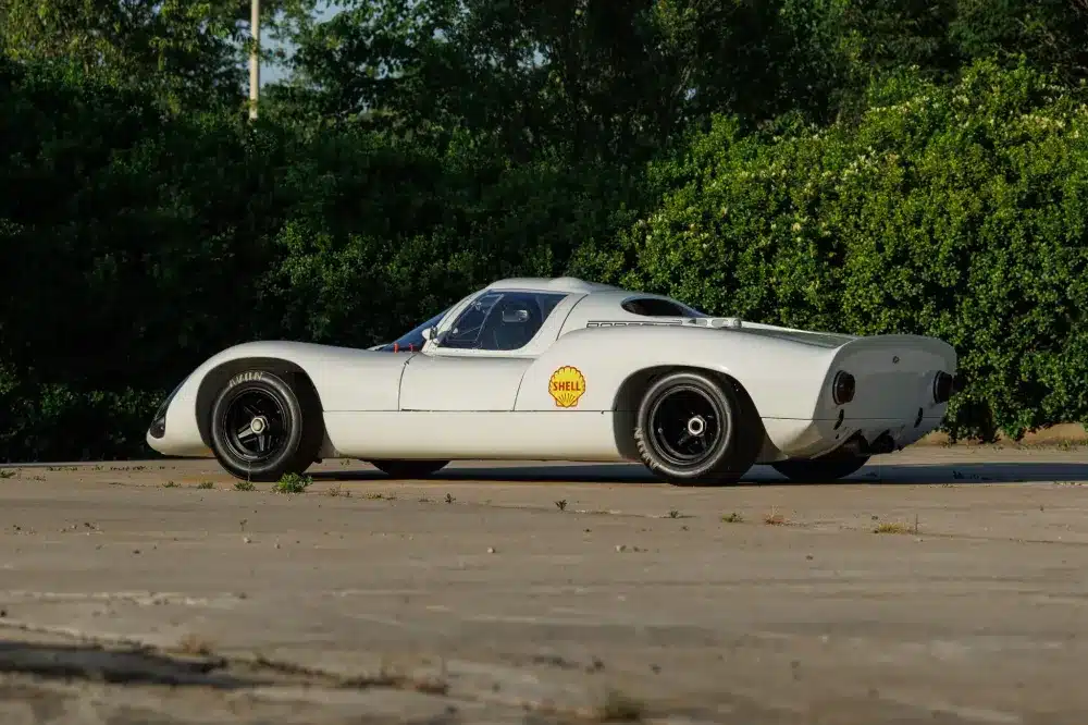 Състезателна кола Porsche 910 от 1967 г. е продадена за рекордните 2,5 милиона долара 5