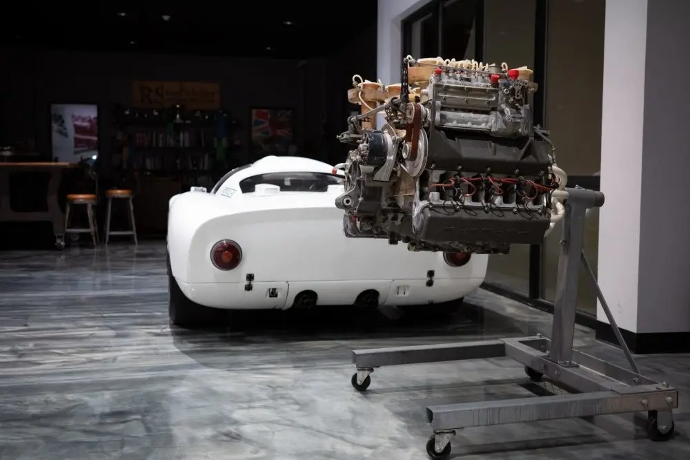 Състезателна кола Porsche 910 от 1967 г. е продадена за рекордните 2,5 милиона долара 34
